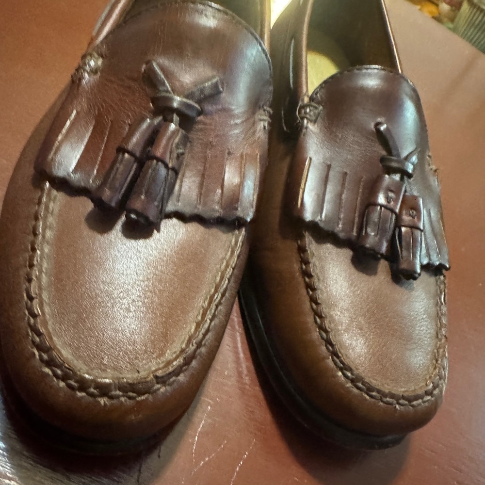 Bass Weejans Elegant Brown Leather Tassel Loafers for women